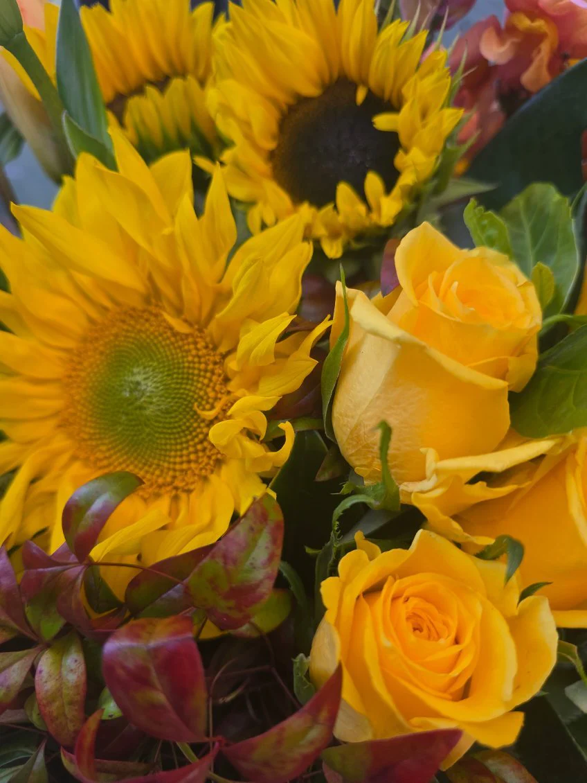 Ray of Sunshine (inc Vase) - Image 3