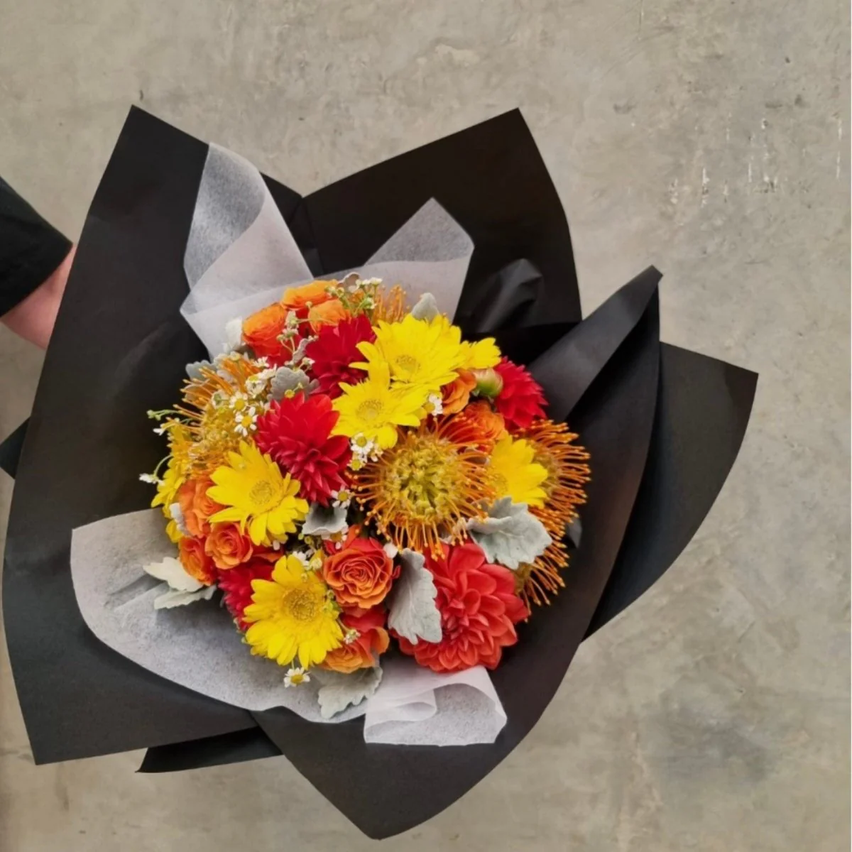 Seasonal Posy - Image 5